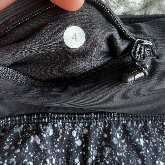 Lululemon Run Times Short Mini Splatter White Black - Picture 3 of 3